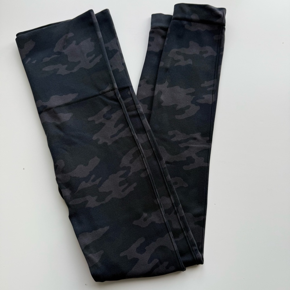 SPANX Look at Me Now Seamless Cropped Legging Size Small - Picture 2 of 9